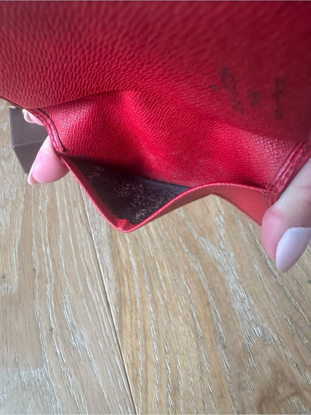 LV Red Textured Leather Card Holder - Picture 4 of 6